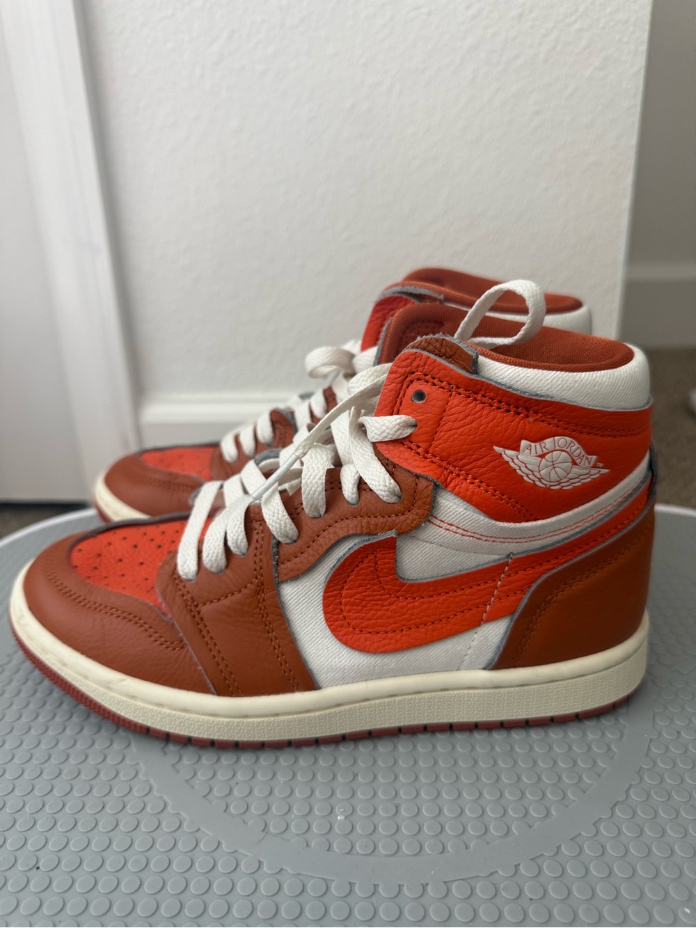Jordan 1 High-Top for Women Sneakers in Orange, White and Brown